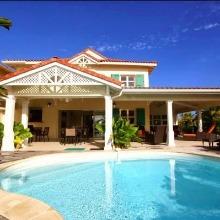 Villa de luxe, les pieds dans l'eau en Guadeloupe